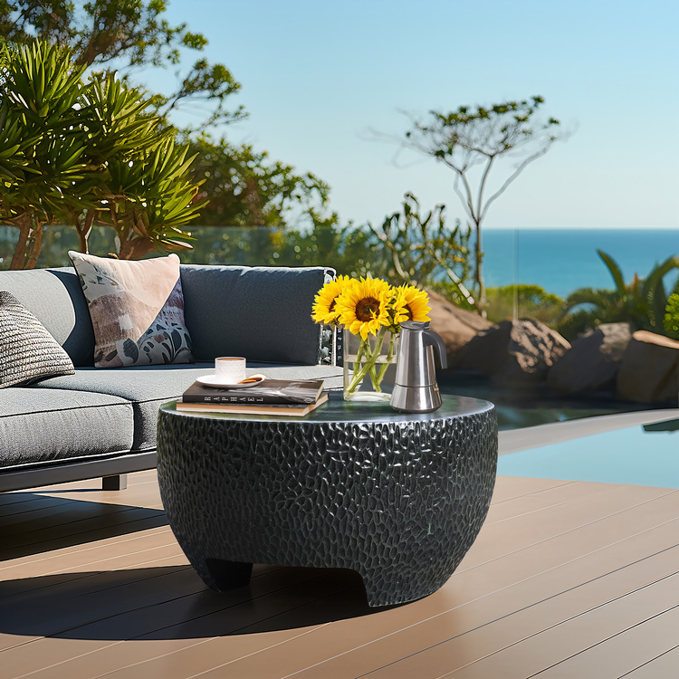  Round Outdoor Coffee Table
