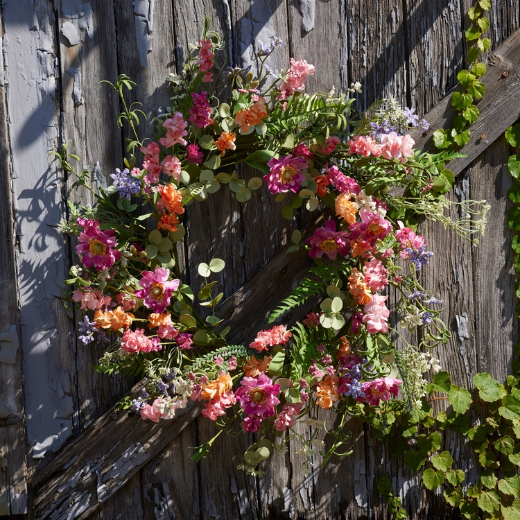 Melrose International Floral and Foliage Wreath - Thumbnail 5